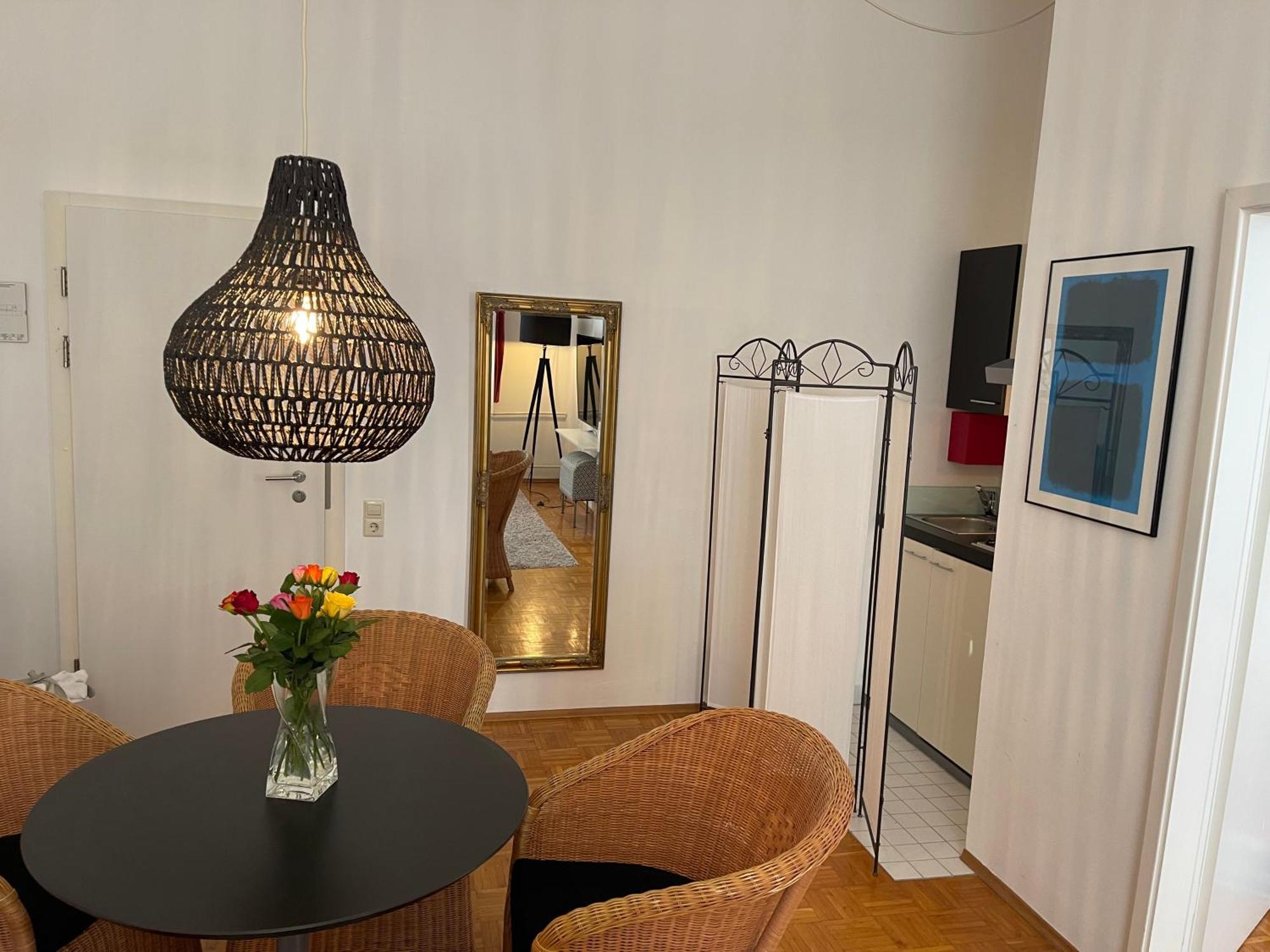 Whliving - Apartments & Studios In Констанц Экстерьер фото